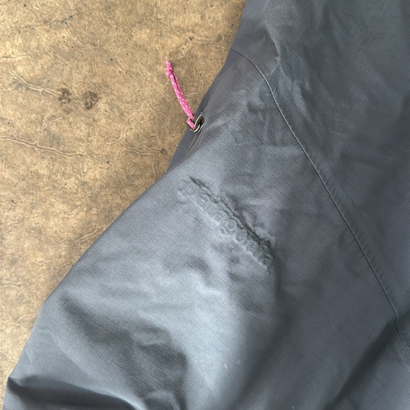 Patagonia Gortex bibs and jacket. Like new - Picture 7 of 11